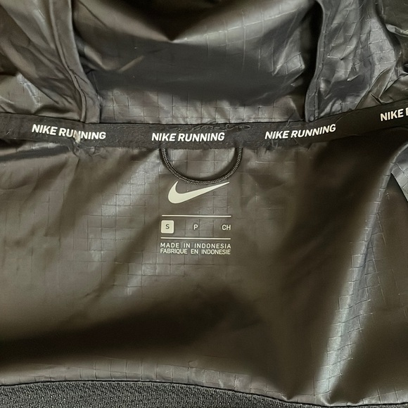 NWOT Nike Repel Running Rain Jacket - Picture 5 of 9